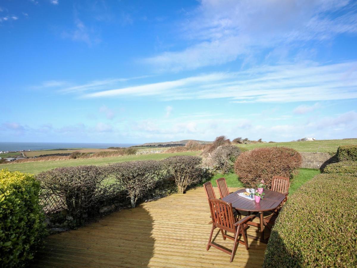 Yr Orsedd Villa Holyhead Exterior photo